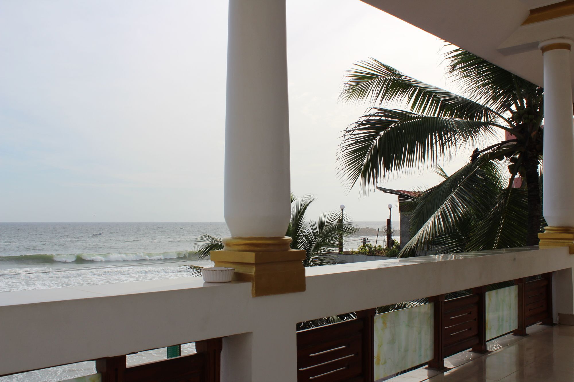 Hotel Sea View Palace - The Beach Hotel, 코발람비치 외부 사진